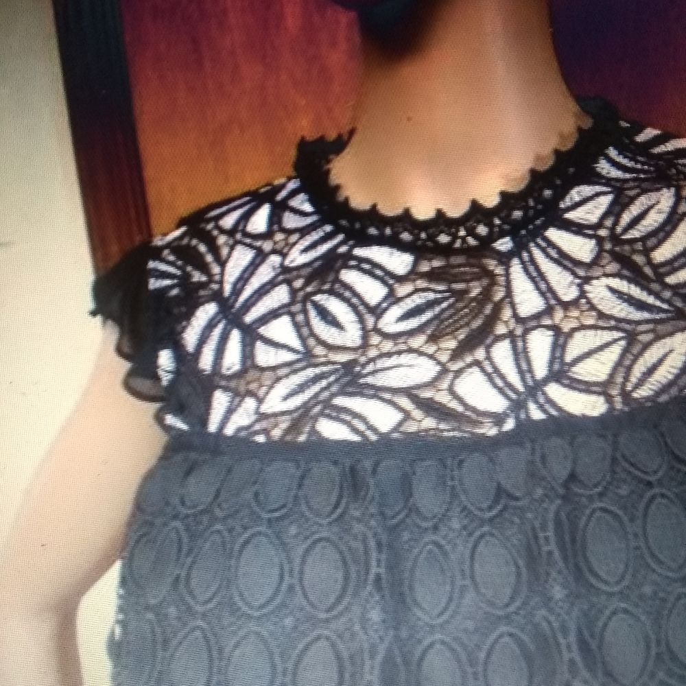 Dress - Picture 4 of 4